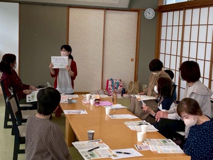 10月14日北上コープでは、今回のテーマのひとつ、お米についてクイズで楽しく学びました（10月14日さくらホール）