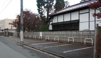駐車場は10台分です