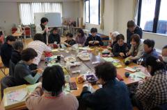 「アームバンド」のキットを使用し、１時間ほど裁縫をしました。